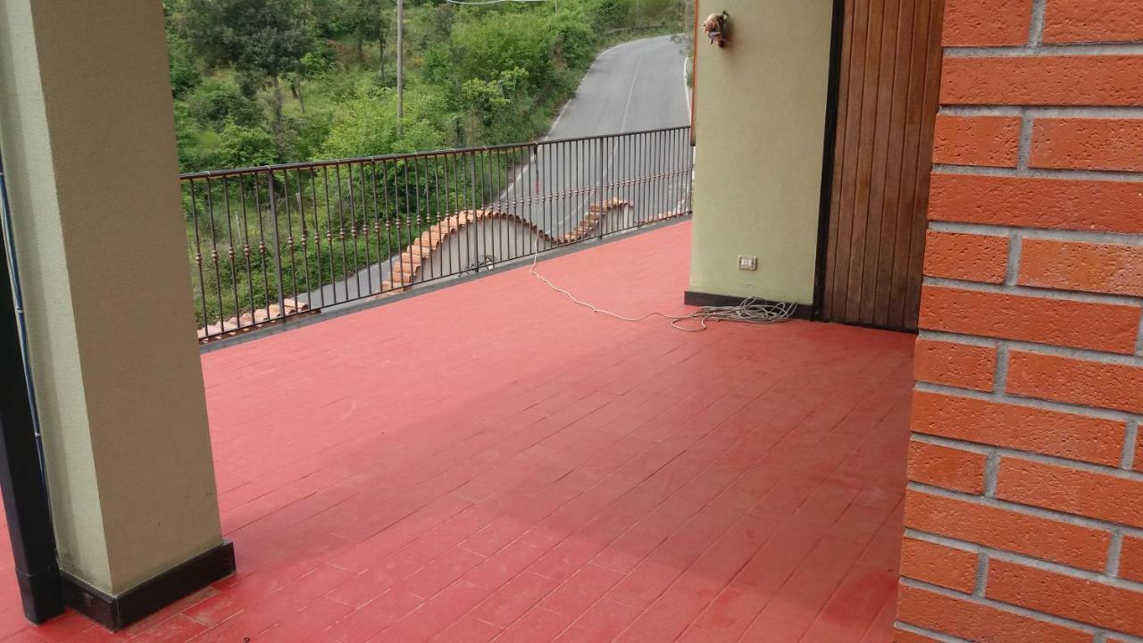 B&B Le Tre Rose Di Maria Pedara Εξωτερικό φωτογραφία