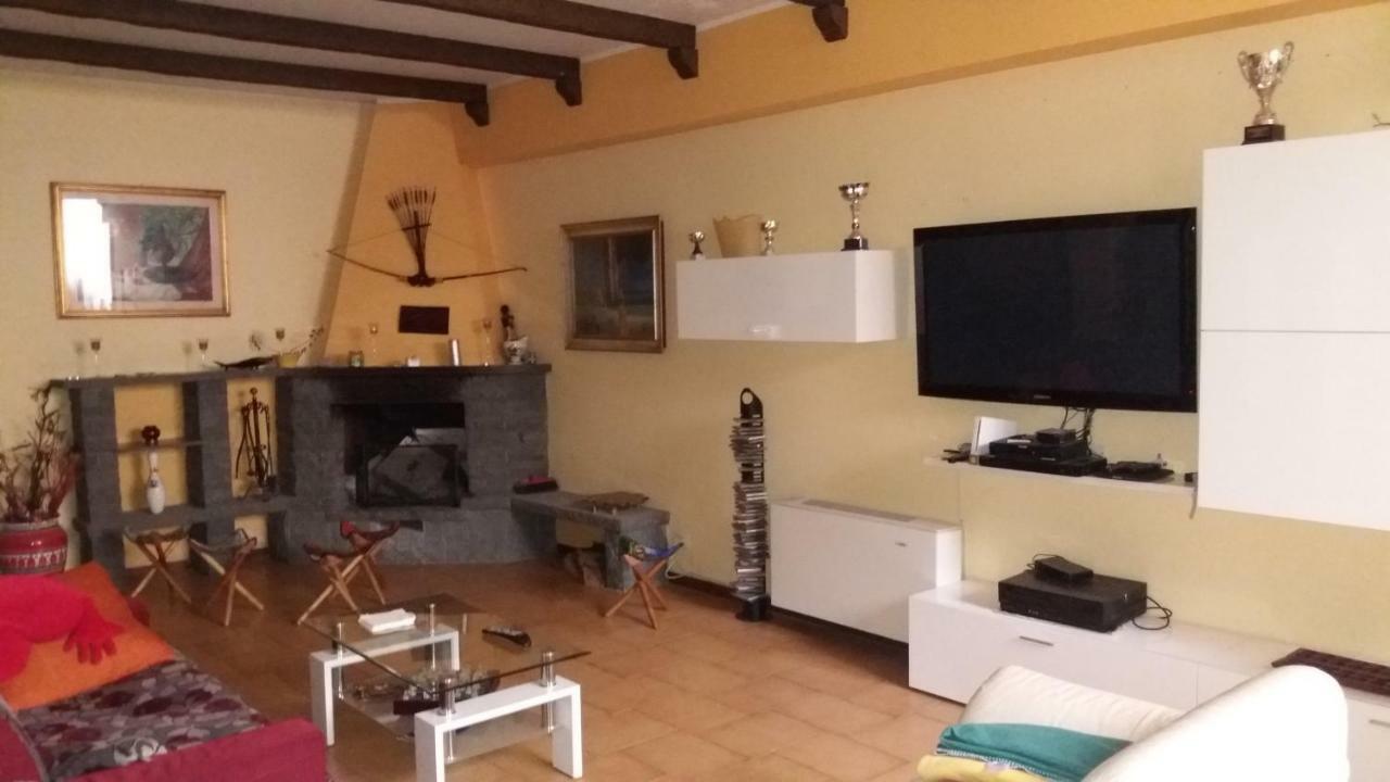 B&B Le Tre Rose Di Maria Pedara Εξωτερικό φωτογραφία