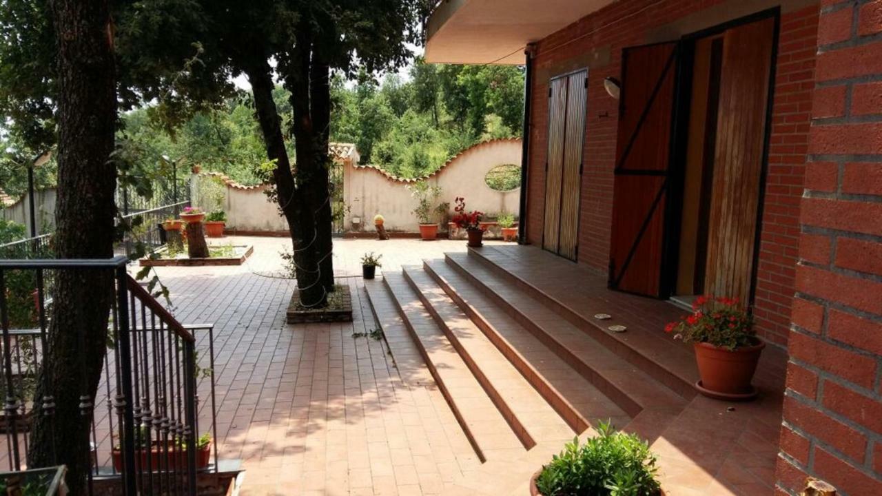 B&B Le Tre Rose Di Maria Pedara Εξωτερικό φωτογραφία